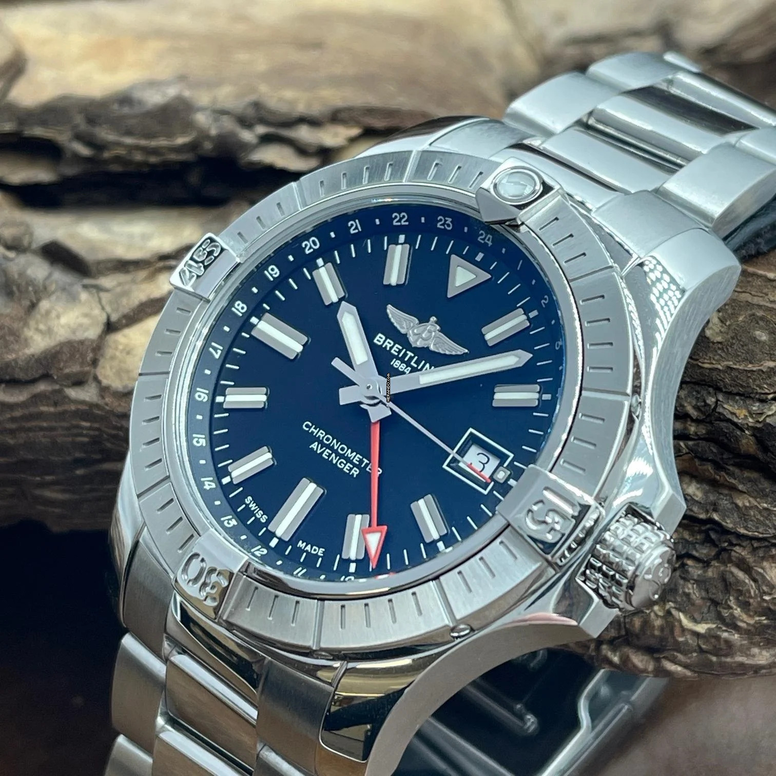 Breitling Avenger Automatic Gmt 43 Full Set