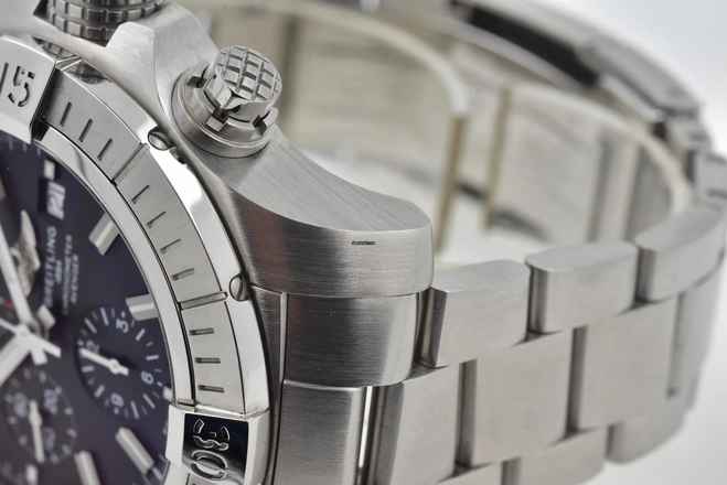  Breitling Super Avenger Chronograph 48 A13375101B1A1 