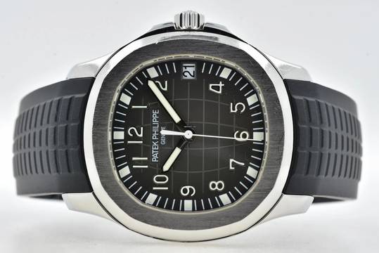  Patek Philippe Aquanaut 38mm Vintage Never polished 5165A-001 