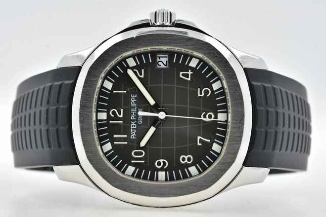  Patek Philippe Aquanaut 38mm Vintage Never polished 5165A-001 
