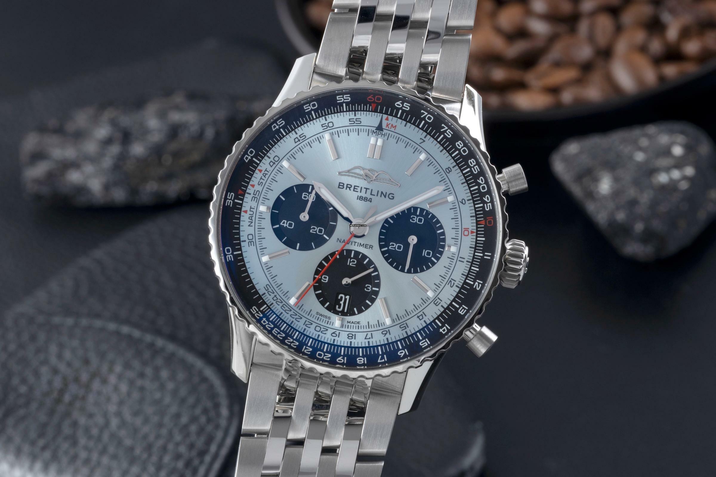 Breitling Navitimer 01 Chronograph 43 Eisblau Ref. AB0138241C1A1 B&P