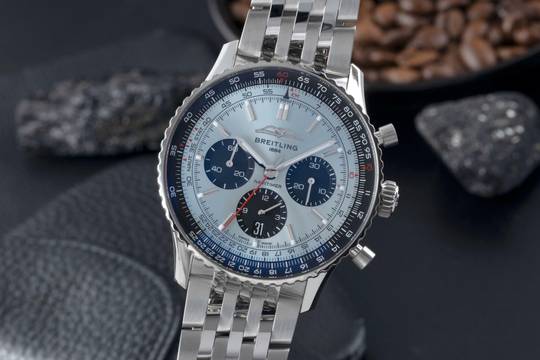  Breitling Navitimer 01 Chronograph 43 Eisblau Ref. AB0138241C1A1 B&P 