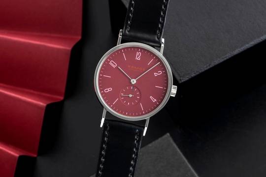  NOMOS Tangente Stahl Handaufzug unisex Tangente Super 30 Granatapfelrot B&P 2004 