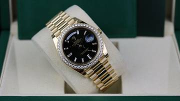 Thumbnail von Rolex Day-Date 40 Yellowgold RBR - Black Baguette - New - Fullset - 10/2025