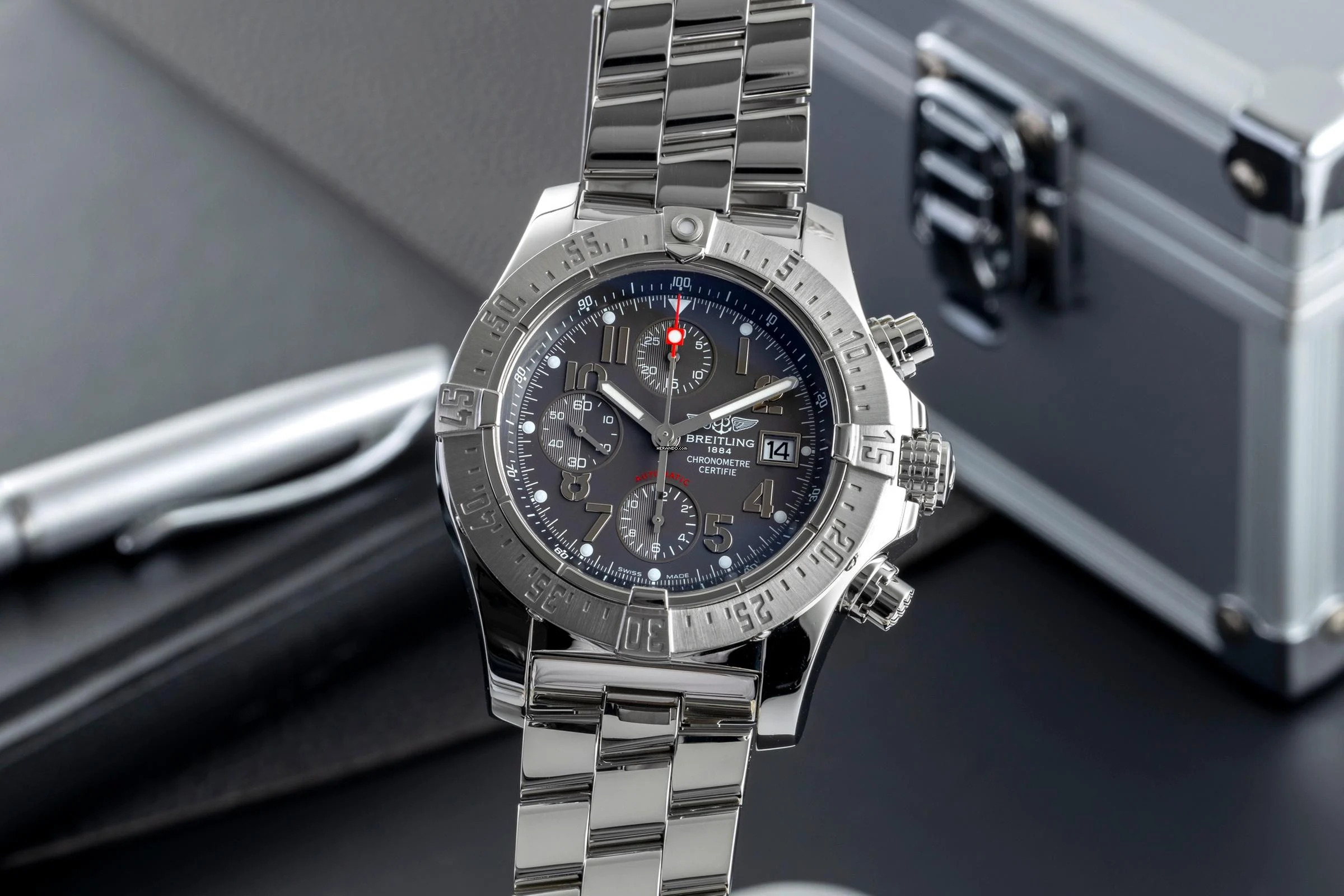 Breitling Avenger Skyland 45 Chronograph Automatik Ref. A13380-178 B&P 2010