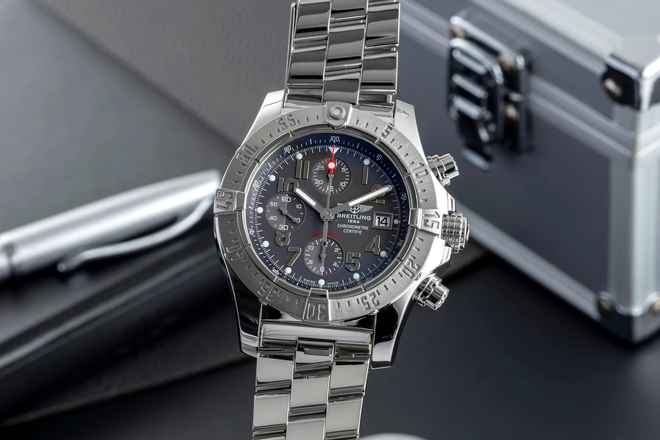  Breitling Avenger Skyland 45 Chronograph Automatik Ref. A13380-178 B&P 2010 