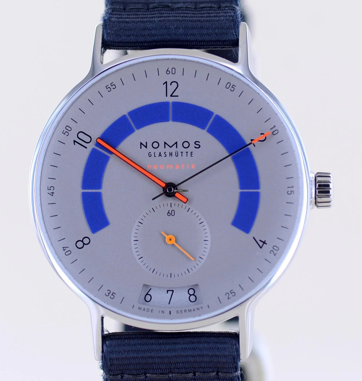 NOMOS Autobahn Neomatik 41mm sports gray Dial Textilband B+P