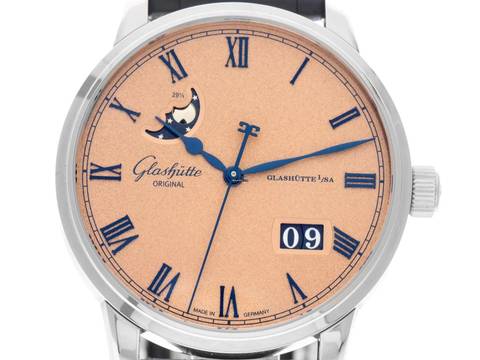  Glashütte Original Senator Excellence Panoramadatum Mondphase Ref.1-36-24-04-02-61 2026 Full Set Ungetragen Senator Excellence Panoramadatum Mondphase Krokoleder Faltschließe 