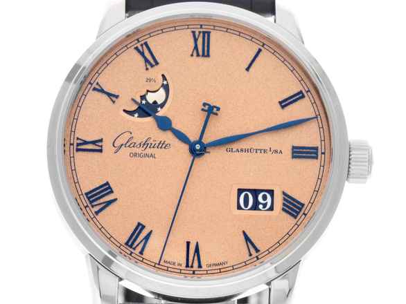  Glashütte Original Senator Excellence Panoramadatum Mondphase Ref.1-36-24-04-02-61 2026 Full Set Ungetragen Senator Excellence Panoramadatum Mondphase Krokoleder Faltschließe 