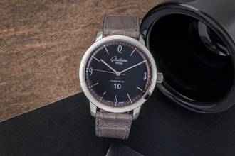 Thumbnail von Glashütte Original Sixties Panoramadatum Panorama Date Automatik Stahl Ref. 2-39-47-03-02-04 B&P