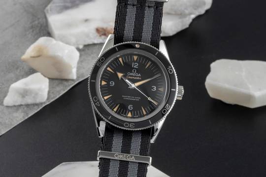  Omega Seamaster 300 Edelstahl Automatik Ref. 233.30.41.21.01.001 B&P 2018 