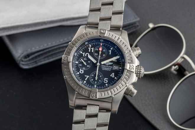  Breitling Avenger Chronograph Titan Automatik Herrenuhr Ref. E13360 
