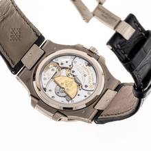 Thumbnail von Patek Philippe Nautilus Whitegold Moonphase – 5712G-001 – like NEW – 2019 Full Set