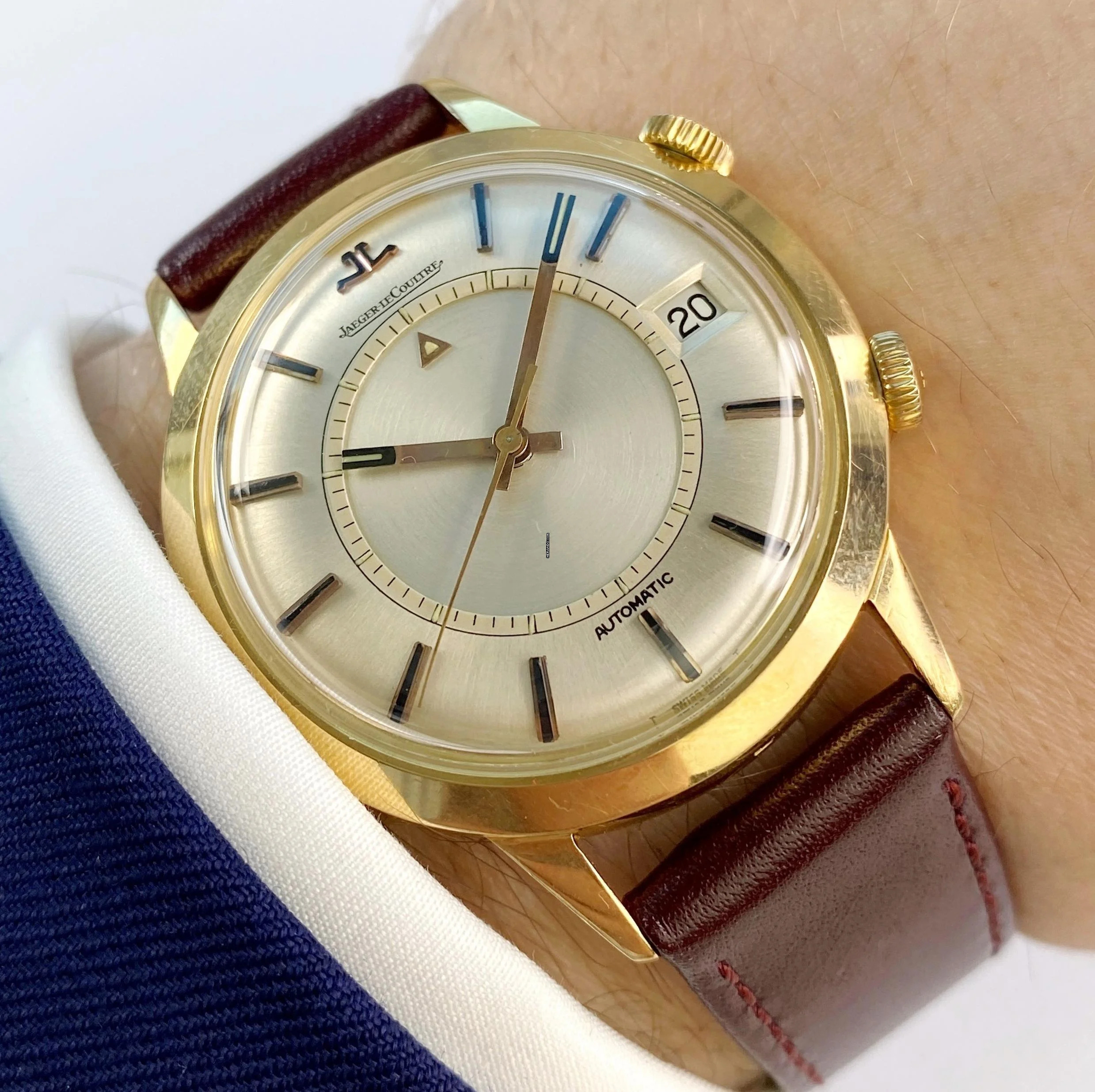 Jaeger-LeCoultre Memovox Servierte (580e) Memovox Solid Gold Bumper Automatik Datum 37mm