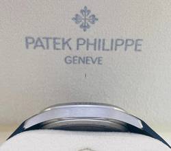 Thumbnail von Patek Philippe Aquanaut (with first buying receipt) NEW,UNWORN + BOX&PAPERS + NEW Clasp and Movement