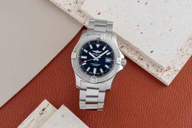  Breitling Avenger Edelstahl Automatik Black Dial Herrenuhr Ref A17318101B1X1 B&P 