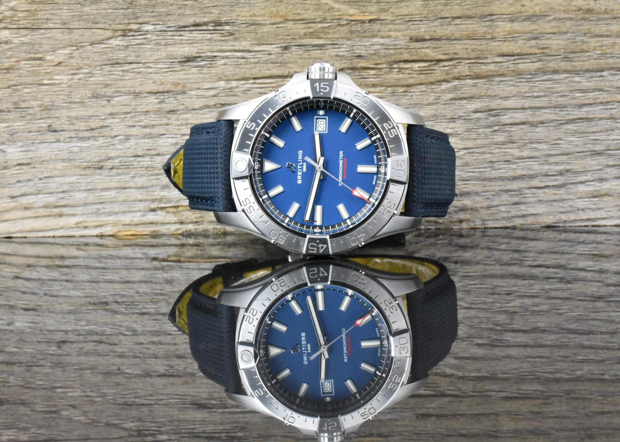 Breitling Avenger Automatic 42 Blue / Faltschließe / Stahl - B&P 2023