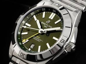 Thumbnail von Breitling Chronomat GMT Giannis Antetokounmpo GMT Ref.A32398A11L1A1 2026 Full Set Ungetragen Chronomat GMT Giannis Antetokounmpo Green Dial