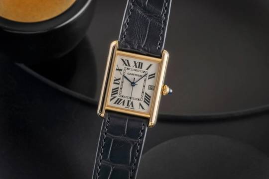  Cartier Tank Louis Cartier 18k (0,750) Gold Quarz Herren W1529756 B&P Klassiker 