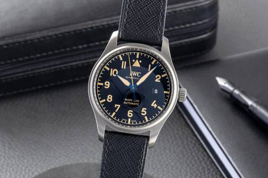  IWC Fliegeruhr Mark Pilot Mark XVIII Heritage Automatik Titan Datum Ref. IW327006 Papiere 