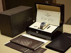 Thumbnail von Patek Philippe Nautilus 5712 Like New Full Set 2019 Ita