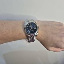 Thumbnail von Rolex Datejust 36 Motif Blue Dial Jubilee Automático Completo