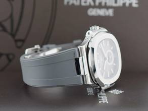 Thumbnail von Patek Philippe Nautilus 5726a-001 Like New 2014 - Full Set