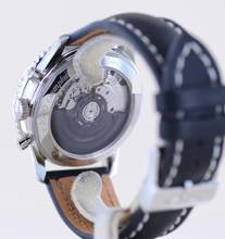 Thumbnail von Breitling Navitimer 01 Grey Stratos Chronograph 43 mm B01 Limited B+P NOS