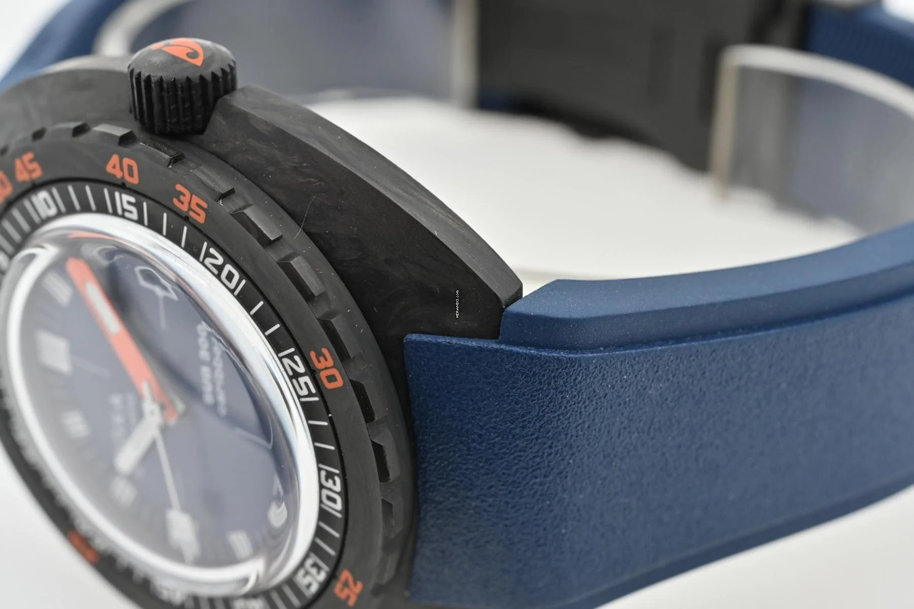 Doxa Sub 300 Carbon Caribbean 822.70.201.32