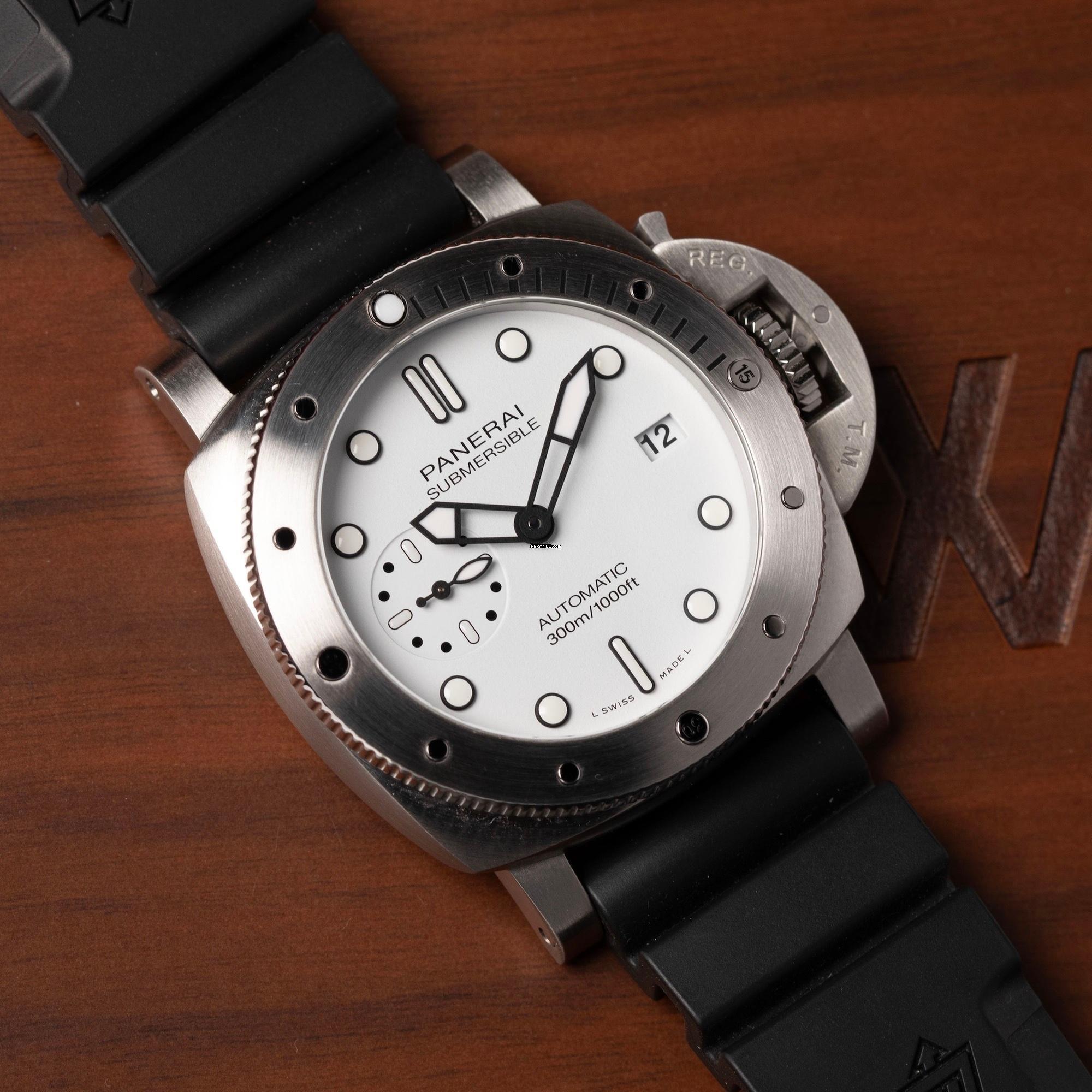 Panerai Submersible Bianco Pam02223 Bargain!