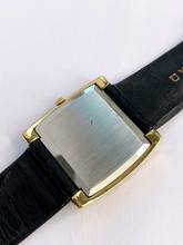 Thumbnail von Omega Genève Vintage Linen Dial Tank 35 x 36mm