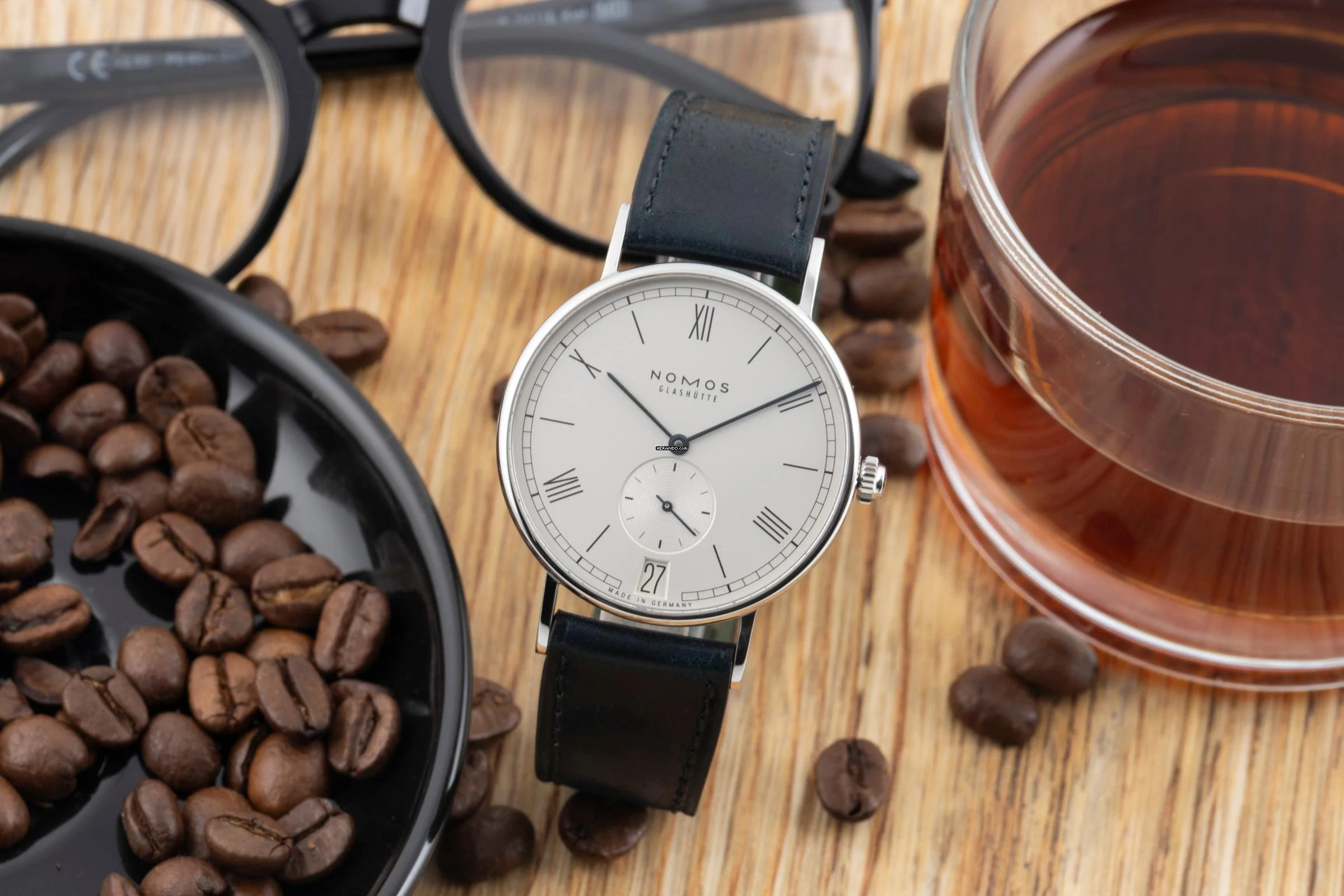 NOMOS Ludwig 38 Handaufzug Datum Edelstahl Herrenuhr Glasboden Ref. 231 Klassiker