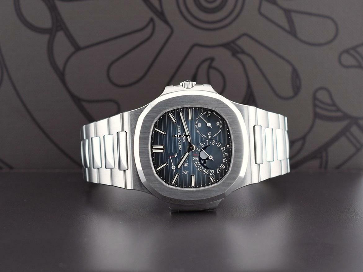 Patek Philippe Nautilus 5712/1a-001 Like New Full Set. 2015