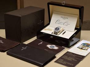 Thumbnail von Patek Philippe Nautilus 5712/1a-001 Like New Full Set. 2015