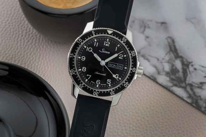  Sinn 104 104ST Stahl Automatik Herrenuhr Ref. 104. ST SA A Box & Papiere 2020 