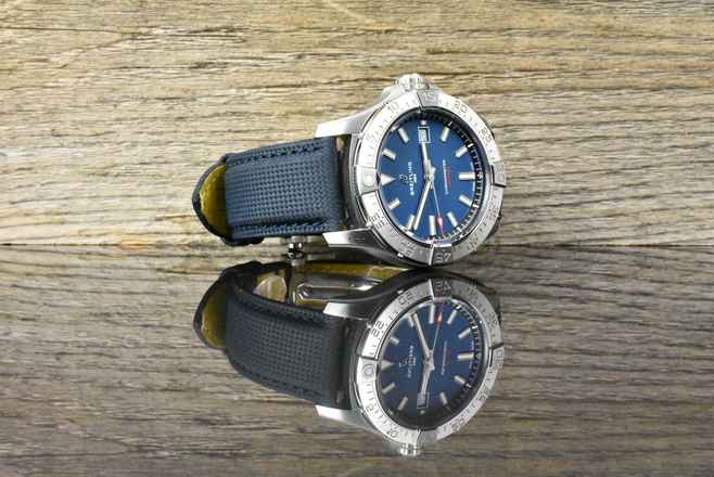  Breitling Avenger Automatic 42 Blue / Faltschließe / Stahl / Unpoliert - B&P 2023 