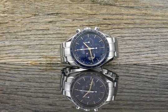 Omega Speedmaster Professional Moonwatch Apollo 17 45th Anniversary - Box & Papiere 2018 