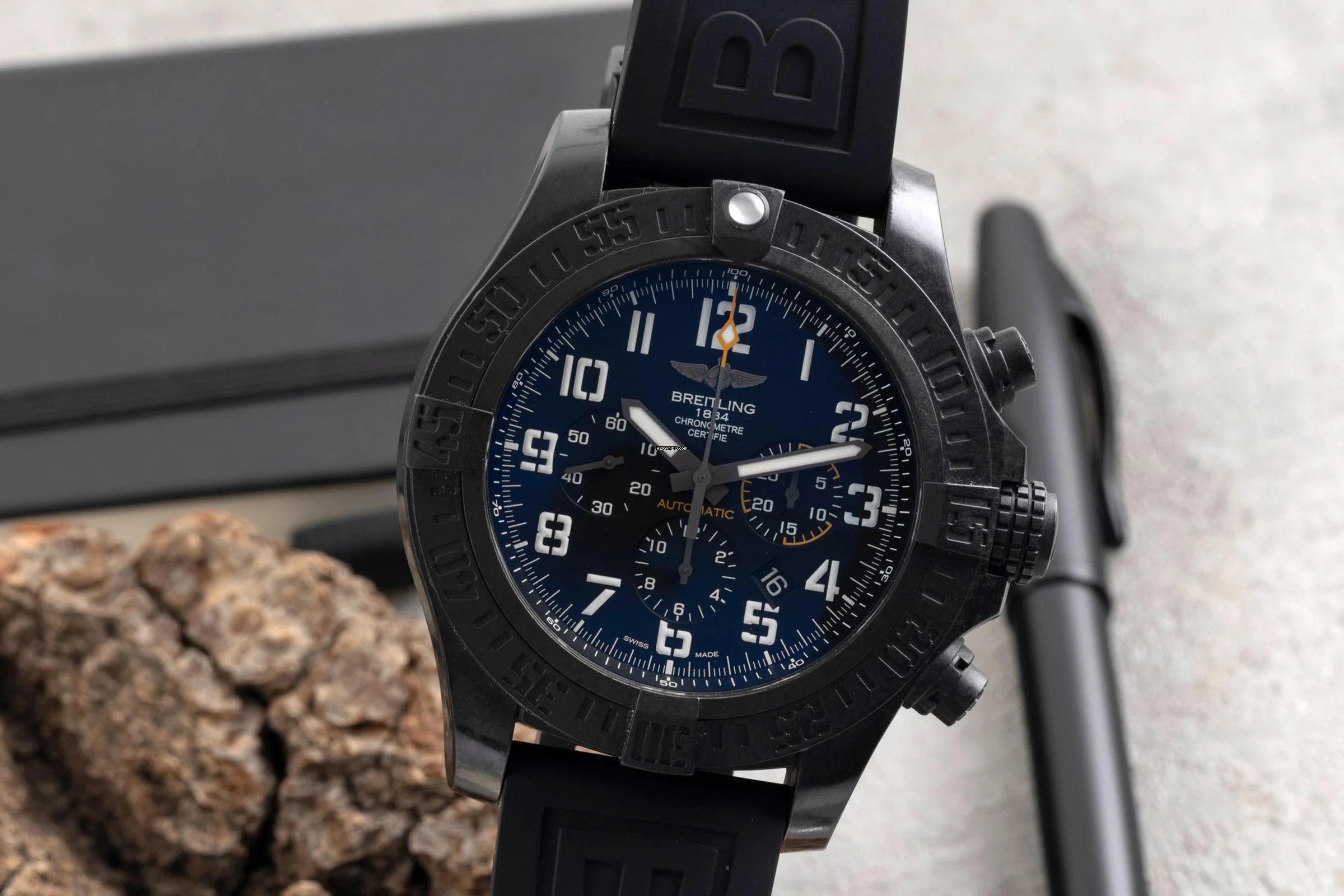 Breitling Avenger Hurricane Chronograph Automatik Ref XB017E4/BF29 B&P 2018