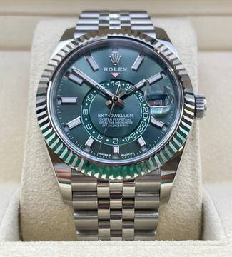 Rolex Sky-Dweller GREEN JUBILEE WITH BOX AND PAPERS NEW year:2023