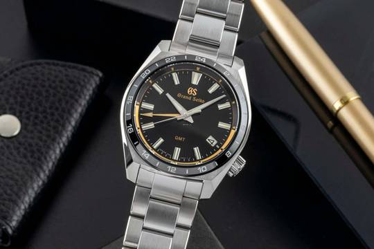  Grand Seiko Stahl Quarz Herrenuhr Ref. SBGN023 Box & Papiere 2022 Limited 