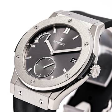  Hublot Classic Fusion Power Reserve 45 – 516.NX.7070.RX – like NEW – 11/2018 Full Set 
