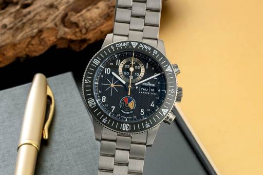  Fortis Novonaut AMADEE-24 Limited Edition Herrenuhr F2040016 B&P 