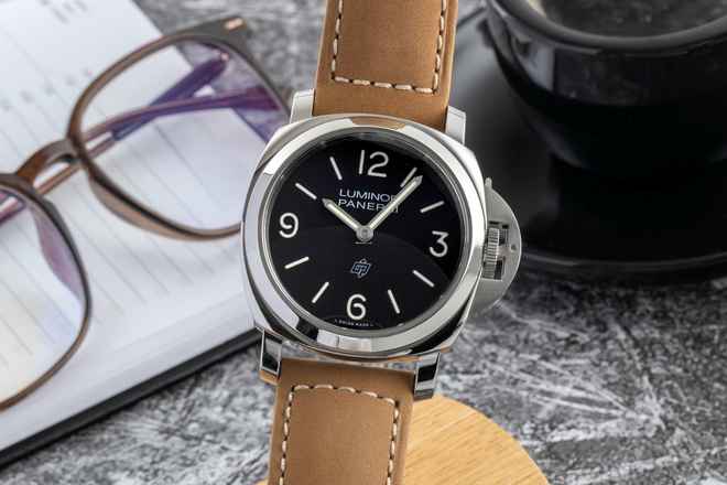  Panerai Luminor Base Logo Stahl Handaufzug Herrenuhr Ref. PAM01086 B&P 2024 