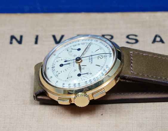  Universal Genève Compax SUPER RARE COMPAX CHRONO 18K DISCO VOLANTE WITH PULSATIONS DIAL VINTAGE 