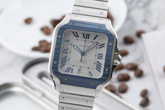  Cartier Santos De Cartier Blue Stahl Automatik Herrenuhr Ref. WSSA0047 B&P 2023 