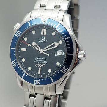 Omega Seamaster Diver 300 M James Bond 40 Anniversar 25378000 top cond. not polished in its original condition!