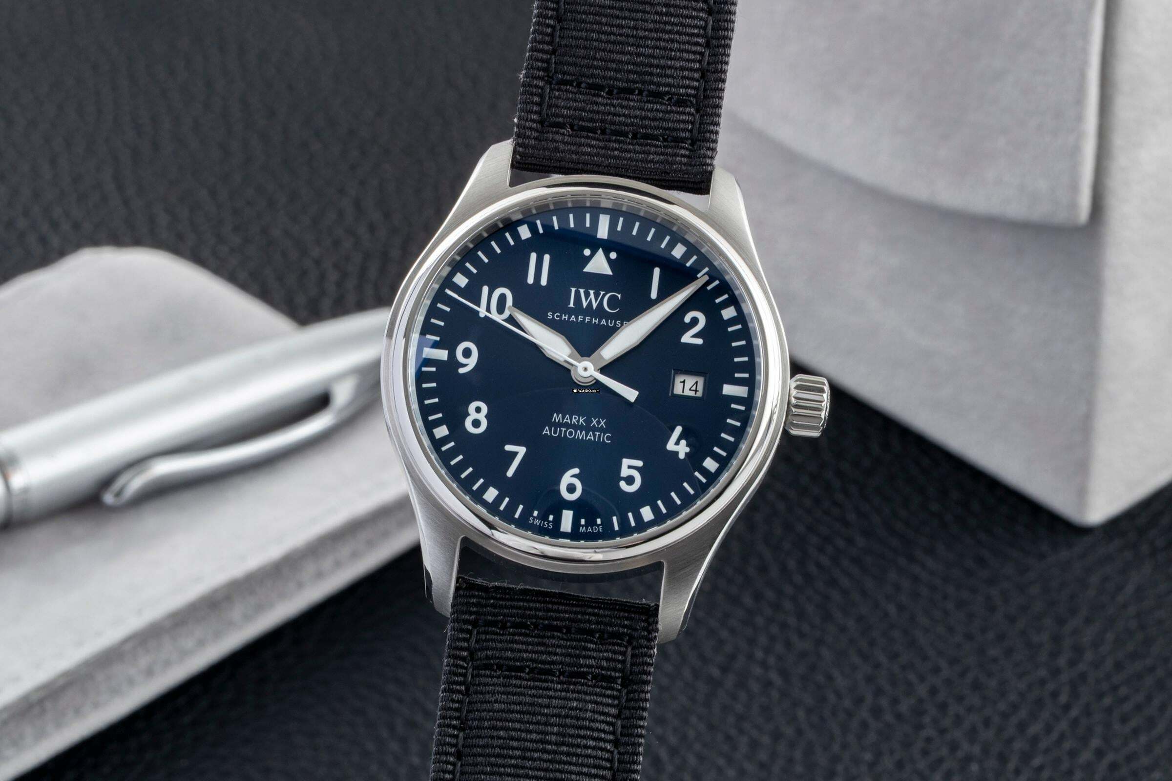 IWC Fliegeruhr Mark Pilot Mark XX Blue Dial Stahl Automatik Herrenuhr Ref. IW328203 B&P 2023