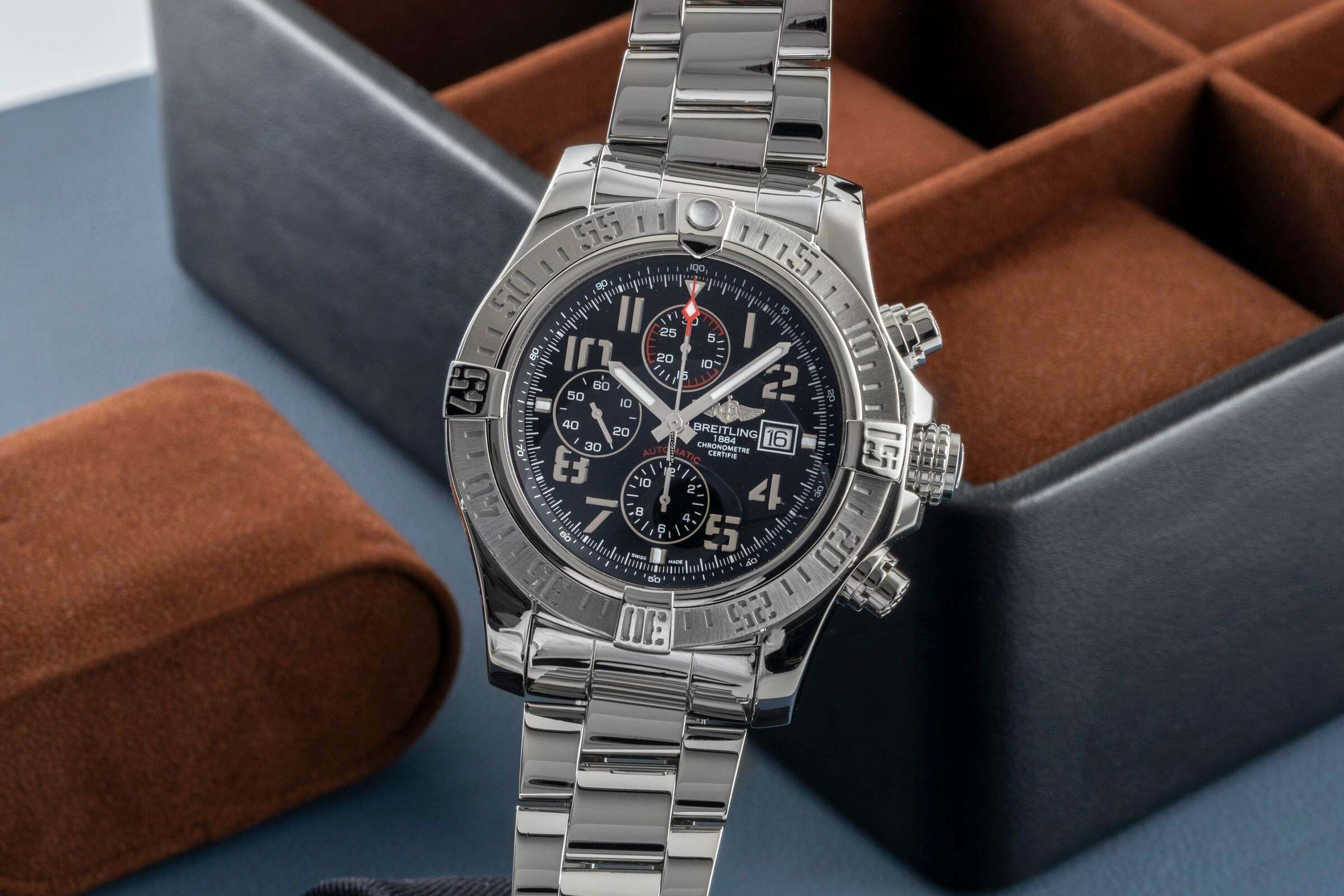 Breitling Super Avenger II Chrono Stahl Automatik Ref. A1337111/BC28 B&P 2013