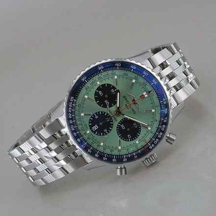  Breitling Navitimer 1 B01 Chronograph 43 Automatik Chronometer grünes Zifferblatt Full Set ungetragen 