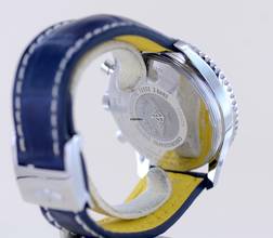 Thumbnail von Breitling Navitimer World 46 mm Chronograph blau Klassiker blue dial B+P